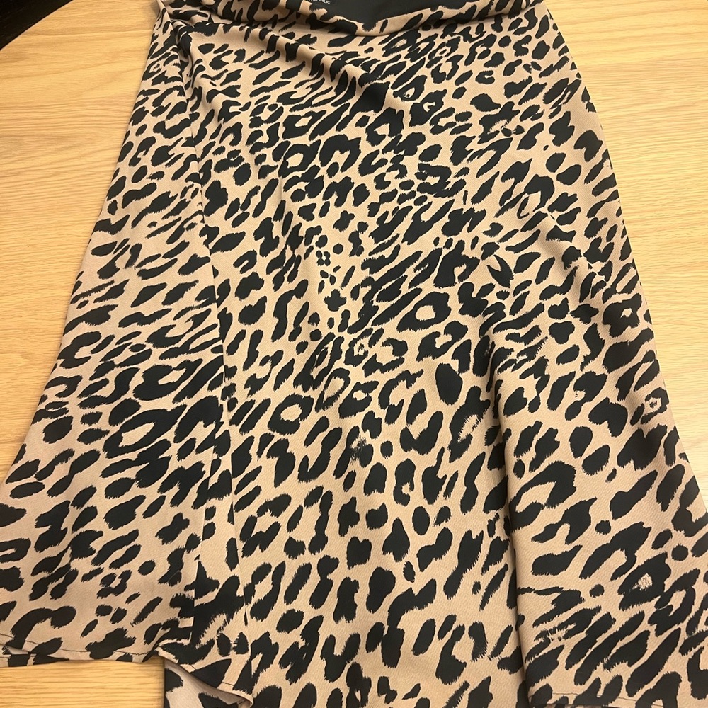 Banana Republic Leopard Print Midi Skirt - M